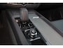 Volvo XC60 T6 Recharge AWD Plus Dark - LONG RANGE - Panorama/schuifdak - IntelliSafe Assist & Surround - 360º Camera - Harman/Kardon audio - Adaptieve LED koplampen - Verwarmde voorstoelen, stuur & achterbank - Parkeersensoren voor & achter - Elektr. bedienb. voorstoelen met geheugen - Draadloze tel. lader - Extra getint glas - 19' LMV