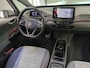 Volkswagen ID.3 Life 58 kWh Navigatie Apple Carplay/Android Auto Parkeersensoren Adaptive Cruise Control Stoel- en stuurverwarming Lichtmetalen velgen Climate Control
