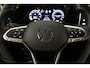 Volkswagen Golf R-Line Edition 1.5 eTSI 150pk DSG Automaat Adaptive cruise control, Achteruitrijcamera, LED koplampen, Navigatie, Stuurwiel verwarmd