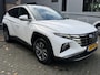 Hyundai Tucson 16 T GDI MHEV Comfort Navi Cruise Camera enz . 1650 Trekgewicht . elc achterklep .