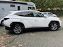 Hyundai Tucson 16 T GDI MHEV Comfort Navi Cruise Camera enz . 1650 Trekgewicht . elc achterklep .