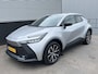 Toyota C-HR 1.8 Hybrid 140 Dynamic Dodehoek detectie, achteruitrij camera, adaptieve cruise control, Apple Carplay/Android Auto, keyless, parkeersensoren v&a