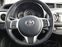 Toyota Yaris 1.3 VVT-i Executive | Navigatie | Camera | Panodak | LM Velgen |