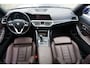 BMW 3-Serie Touring 320i LuxuryLine/Panodak/Trekhaak/Dealeronderhouden /1e Eigenaar.
