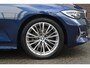 BMW 3-Serie Touring 320i LuxuryLine/Panodak/Trekhaak/Dealeronderhouden /1e Eigenaar.