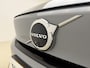 Volvo EX40 Extended Range Plus 82 kWh / Nubuck bekleding / 360 graden camera / Trekhaak / Keyles entry / BLIS / Stoel/- en stuurverwarming /