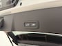 Volvo EX40 Extended Range Plus 82 kWh / Nubuck bekleding / 360 graden camera / Trekhaak / Keyles entry / BLIS / Stoel/- en stuurverwarming /