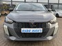 Peugeot 208 1.2 Turbo 100 pk Allure Navigatie* Carplay Camera Lichtmetalen Velgen Stoelverwarming Clima + Cruise Control DAB Extra Getint Glas 5drs