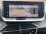 Peugeot 208 1.2 Turbo 100 pk Allure Navigatie* Carplay Camera Lichtmetalen Velgen Stoelverwarming Clima + Cruise Control DAB Extra Getint Glas 5drs
