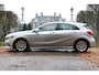 Mercedes-Benz A-klasse 180 Business Solution | NL-AUTO! | LEDER | ALL SEASON | CRUISE | NAVI | CLIMA | PRACHTIGE STAAT!