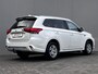 Mitsubishi Outlander 2.4 PHEV Intense / Dealer onderhouden / Trekhaak 1.500 kg / Leder Alcantara / Achteruitrijcamera / Navigatie via Apple Carplay Android / 16" LM wielen /