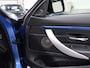 BMW 4-Serie Cabrio 420i M-Sport Nekverwarming Harman/Kardon Trekhaak afn. Camera Sportstoelen Leer Stoelverwarming Estorilblauw 18 Inch LMV Zeer nette staat