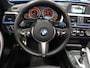 BMW 4-Serie Cabrio 420i M-Sport Nekverwarming Harman/Kardon Trekhaak afn. Camera Sportstoelen Leer Stoelverwarming Estorilblauw 18 Inch LMV Zeer nette staat