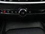 Volvo V60 B3 Essential Edition | Adaptive Cruise | BLIS | Trekhaak | Stoelverwarming | Google | 18"