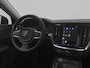 Volvo V60 B3 Essential Edition | Adaptive Cruise | BLIS | Trekhaak | Stoelverwarming | Google | 18"