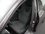 Volvo V60 B3 Essential Edition | Adaptive Cruise | BLIS | Trekhaak | Stoelverwarming | Google | 18"