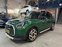 MINI Countryman Mini (u25) E Favoured Elektrisch 65 kWh 204pk | Schuif- Kanteldak | Leder | Carplay | Camera | Nieuwprijs €52.340,- | NAP | Rijlaar prijs!