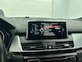 BMW 2-Serie Active Tourer 225i Luxury Automaat (PANORAMADAK, AFNEEMBARE TREKHAAK, STOELVERWARMING, SFEERVERLICHTING)