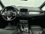 BMW 2-Serie Active Tourer 225i Luxury Automaat (PANORAMADAK, AFNEEMBARE TREKHAAK, STOELVERWARMING, SFEERVERLICHTING)