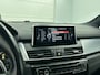 BMW 2-Serie Active Tourer 225i Luxury Automaat (PANORAMADAK, AFNEEMBARE TREKHAAK, STOELVERWARMING, SFEERVERLICHTING)