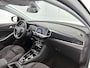 Opel Grandland 1.2 Hybrid Ultimate 145pk Automaat | Navigatie | Alcantara/Lederen Bekleding | Climate Control | Adaptieve Cruise Control | Camera/Parkeersensoren Voor + Achter | 19" Lichtmetalen Velgen | LED | Apple Carplay/Android Auto |