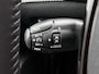 Peugeot 2008 1.2 Allure 100pk | Navigatie | Climate Control | Cruise Control | Achteruitrijcamera | Parkeersensoren Voor + Achter | LED | 17" Lichtmetalen Velgen | DAB Ontvanger | Apple Carplay/Android Auto |