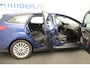 Ford Focus Wagon 1.5 Titanium Edition nette stationcar met trekhaak
