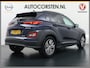 Hyundai Kona Electric EV Premium 64kWh Leer HUD Warmtepomp Adap.Cruise Apple Carplay Android Auto Navi Ecc Krell®-Hifi Audio Stoel-Stuurverwarming Stoelventilatie Blind-Spot Assistance Lane Assist 1e Eigenaar Origineel Nederlandse Auto