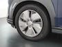 Hyundai Kona Electric EV Premium 64kWh Leer HUD Warmtepomp Adap.Cruise Apple Carplay Android Auto Navi Ecc Krell®-Hifi Audio Stoel-Stuurverwarming Stoelventilatie Blind-Spot Assistance Lane Assist 1e Eigenaar Origineel Nederlandse Auto