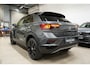Volkswagen T-Roc 1.5 TSI Sport Black Style * Pano - Virtual - Trekhaak - Camera - 19" - ACC - Blind Spot *
