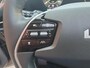 Kia Niro EV ExecutiveLine 64.8 kWh | Stoel verwarming en koeling | Schuifdak | Elektrisch bedienbare voorstoelen | Lederen bekleding | Navigatie | Camera | Apple Carplay / Android Auto |
