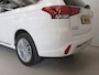 Mitsubishi Outlander 2.4 PHEV Pure | 18" velgen | App Connect | Dealer onderhouden | Garantie tot 30-7-2028!