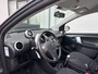 Peugeot 107 1.0i Sportium 5-Deurs 68 PK. Zuinige en zeer leuke auto !!!