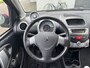 Peugeot 107 1.0i Sportium 5-Deurs 68 PK. Zuinige en zeer leuke auto !!!