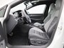 Volkswagen Golf 1.5 eHybrid GTE 272 PK | Automaat | Plug-In | Panorama Dak | Volledig Leder | Sport Pakket | Trekhaak | 18 Inch Catania Velgen | LED Matrix Koplampen | Navigatie | Digital Cockpit Pro | Stoelverwarming | Stuurwielverwarming | Side Assist | Head-Updisplay