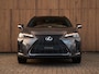 Lexus UX 250h F Sport Design | Leder | Camera | Trekhaak | Stoelverwarming | Adapt. cruise