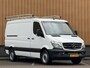 Mercedes-Benz Sprinter 213 2.2 CDI 366 | 3 Persoons | Trekhaak | Cruise Control | Stoelverwarming | Bluetooth | Multifunctioneel Stuurwiel | LED Flitsers | Camera |