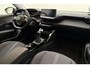 Peugeot 208 1.2T Blue Lease Allure | 100 PK | Parkeer Camera Achter | Navigatie | Apple Carplay & Android Auto | Parkeer Sensoren Voor & Achter | Climate Control