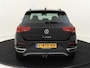 Volkswagen T-Roc 1.5 TSI Style | Trekhaak | Achteruitrijcamera | Parkeersensoren | Adaptieve cruise control | CarPlay | Navigatie | Draadloze telefoonlader |