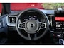 Volvo XC60 2.0 T8 Plug-in hybrid AWD Ultra Black Edition | Luchtvering | Bowers&Wilkins | Massage | Panoramadak | Pilot Assist | 22" Velgen