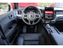 Volvo XC60 2.0 T8 Plug-in hybrid AWD Ultra Black Edition | Luchtvering | Bowers&Wilkins | Massage | Panoramadak | Pilot Assist | 22" Velgen