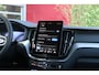 Volvo XC60 2.0 T8 Plug-in hybrid AWD Ultra Black Edition | Luchtvering | Bowers&Wilkins | Massage | Panoramadak | Pilot Assist | 22" Velgen