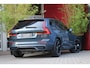 Volvo XC60 2.0 T8 Plug-in hybrid AWD Ultra Black Edition | Luchtvering | Bowers&Wilkins | Massage | Panoramadak | Pilot Assist | 22" Velgen