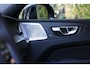 Volvo XC60 2.0 T8 Plug-in hybrid AWD Ultra Black Edition | Luchtvering | Bowers&Wilkins | Massage | Panoramadak | Pilot Assist | 22" Velgen