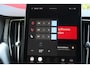 Volvo XC60 2.0 T8 Plug-in hybrid AWD Ultra Black Edition | Luchtvering | Bowers&Wilkins | Massage | Panoramadak | Pilot Assist | 22" Velgen