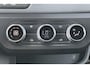 Renault Master T35 2.0 dCi 150 L2H2 Advance | houten laadvloer en zijwandbekleding in de laadruimte | comfortstoel voor de passagier | vierseizoenbanden met spatschermen | trekhaak en op- en ombouw module