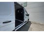 Renault Master T35 2.0 dCi 150 L2H2 Advance | houten laadvloer en zijwandbekleding in de laadruimte | comfortstoel voor de passagier | vierseizoenbanden met spatschermen | trekhaak en op- en ombouw module