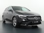 Mercedes-Benz B-klasse 200 AMG Line MY'23 | Trekhaak Wegklapbaar | Panorama - schuifdak | Cruise Control | AMG Line | Sfeerverlichting