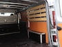 Renault Trafic 2.0 dCi 130 T30 L2H1 Work Edition | BTW | Navigatie | Parkeersensoren | Lat om lat | Vloer en Wand bekleding | Climate Control | Cruise Control |