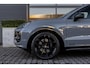 Porsche Cayenne Coupé 3.0 E-Hybrid, 469 PK, GTS, Artic Grau, Sport Design, Full Option!